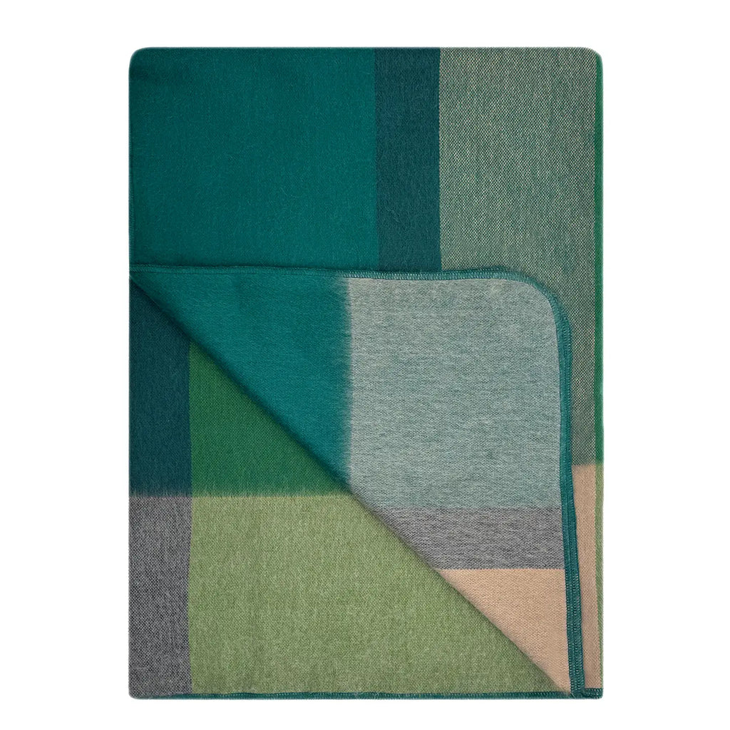 Alpine Alpaca Throw Blanket – Handcrafted, Earthy Mountain Tones